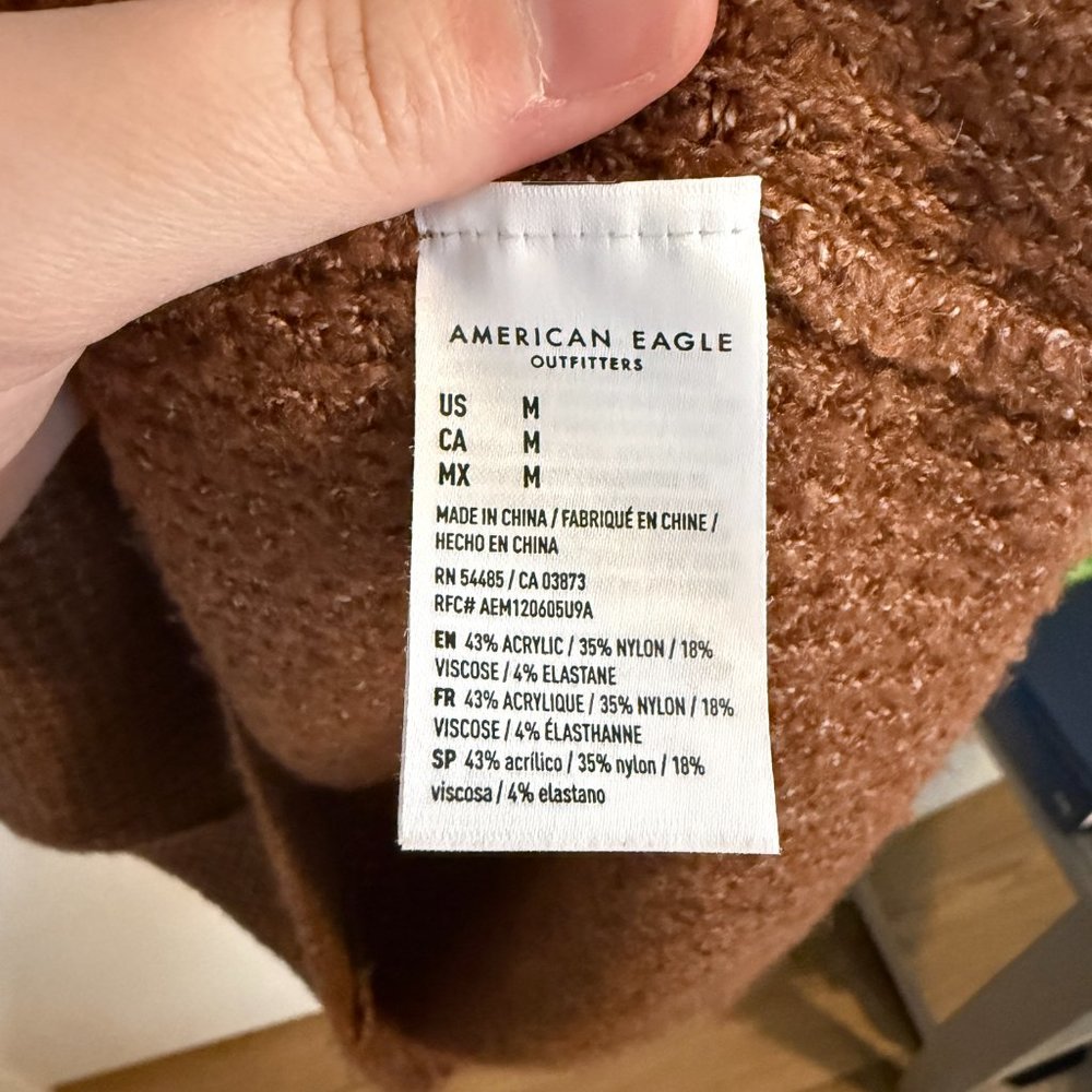 American Eagle Tan Pullover V-Neck Sweater - Picture 4 of 4